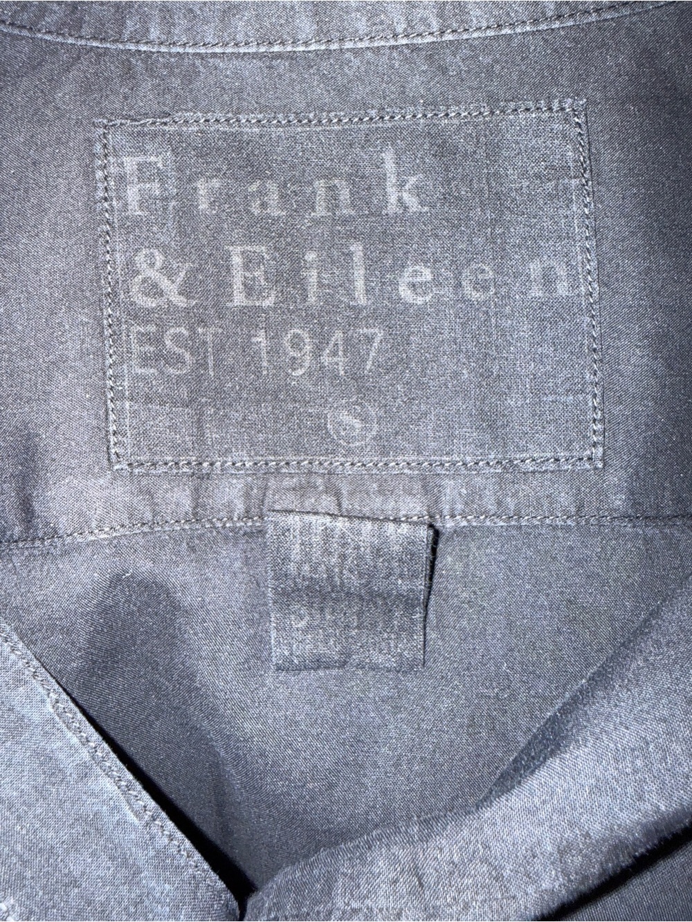 Frank & Eileen Black “Barry”Size Small Lightweight Cotton Shirt - Picture 2 of 2